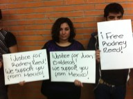 University students in Mexico hold signs for Rodney Reed and Juan Balderas. Photo by Ruth Figueroa