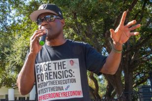 Rodrick Reed out the Governor's Mansion. Photo by Texas Moratorium Network